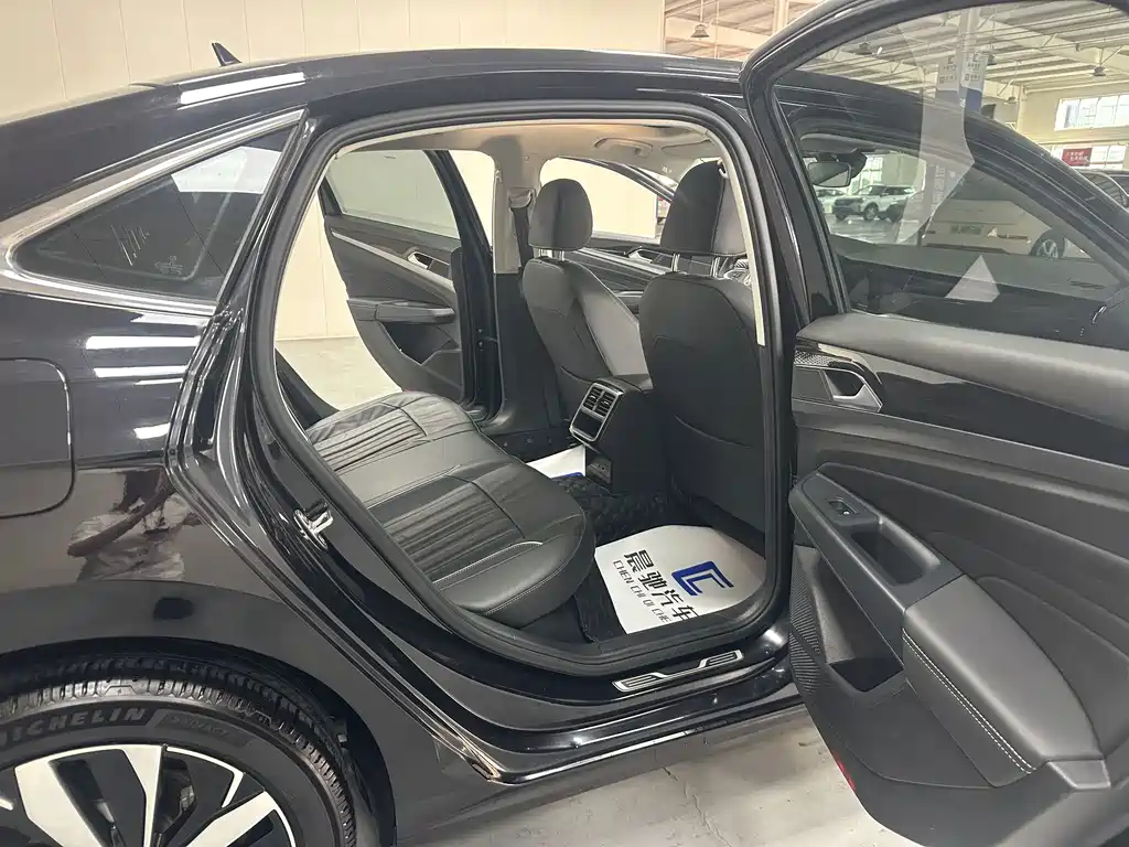 Volkswagen Passat — миниатюра 14