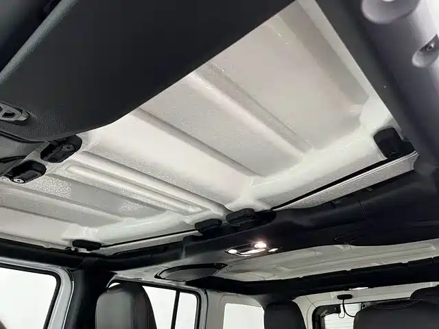 Jeep Wrangler — миниатюра 7