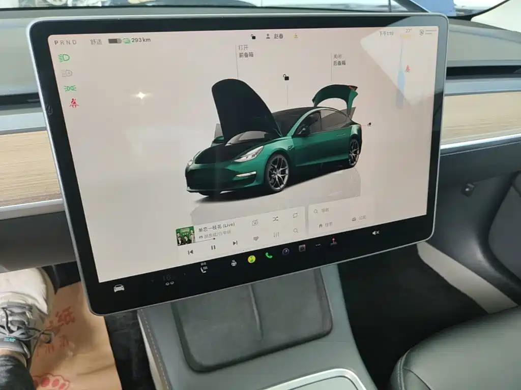 Tesla Model 3 — миниатюра 13