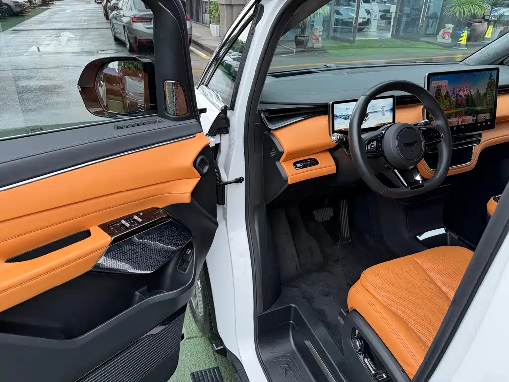Geely Galaxy L380 2024 140 6 мест Ultra