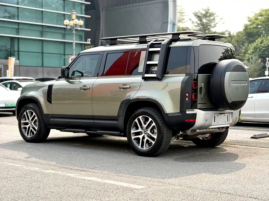 Land Rover Defender — миниатюра 4