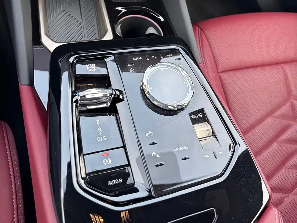 BMW 5 Series — миниатюра 13