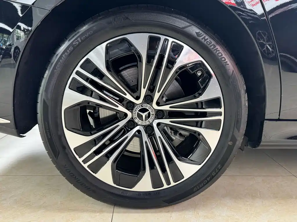 Mercedes-Benz E-Class — миниатюра 30