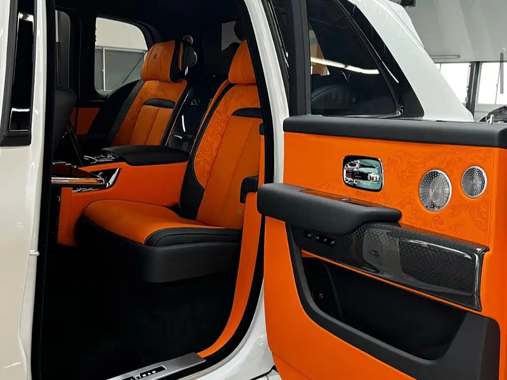 Rolls-Royce Cullinan — миниатюра 16