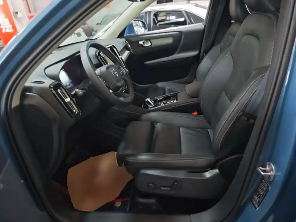 Volvo XC40 — миниатюра 15