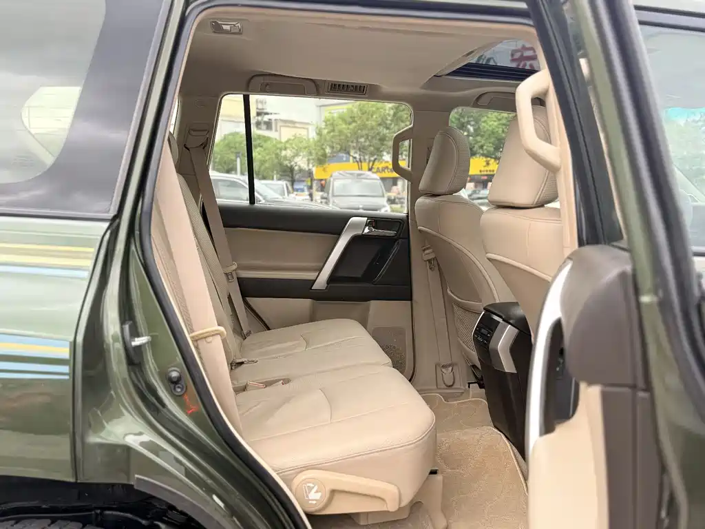 Toyota Land Cruiser Prado 2010 4.0L AT TX-L