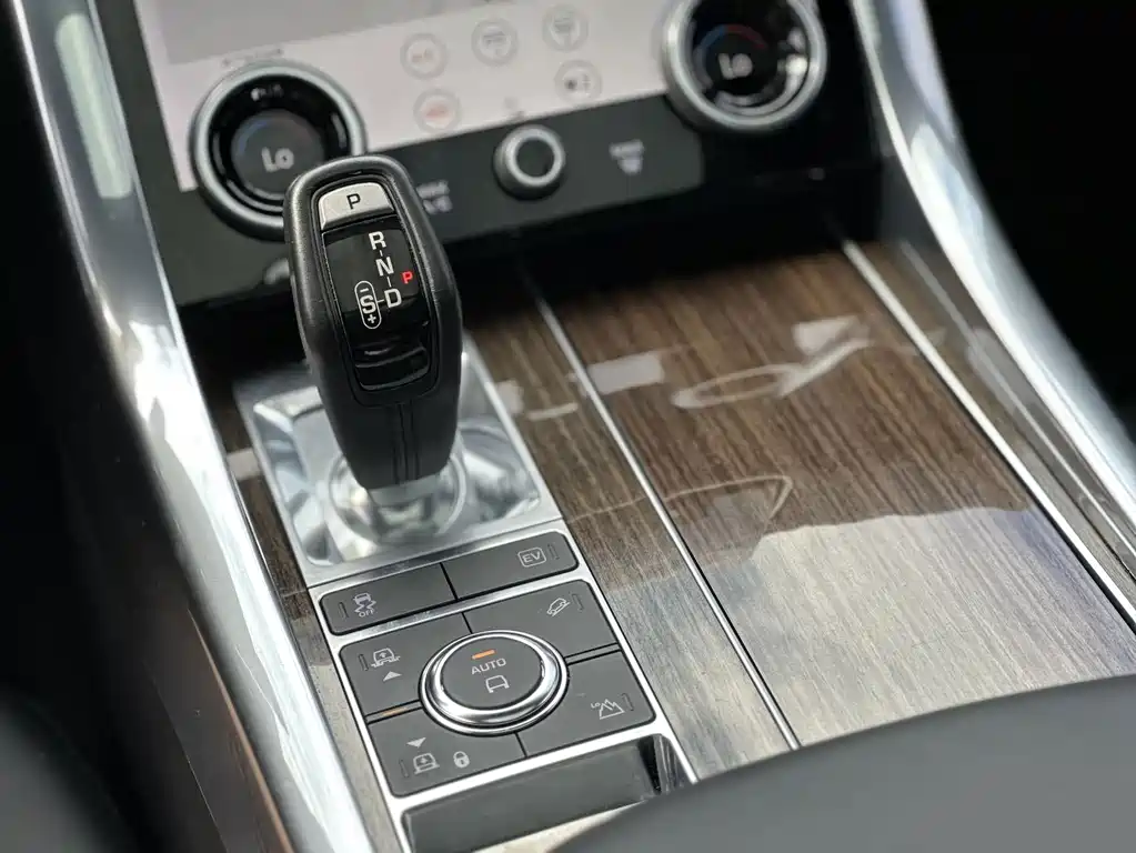 Land Rover Sport PHEV — миниатюра 5