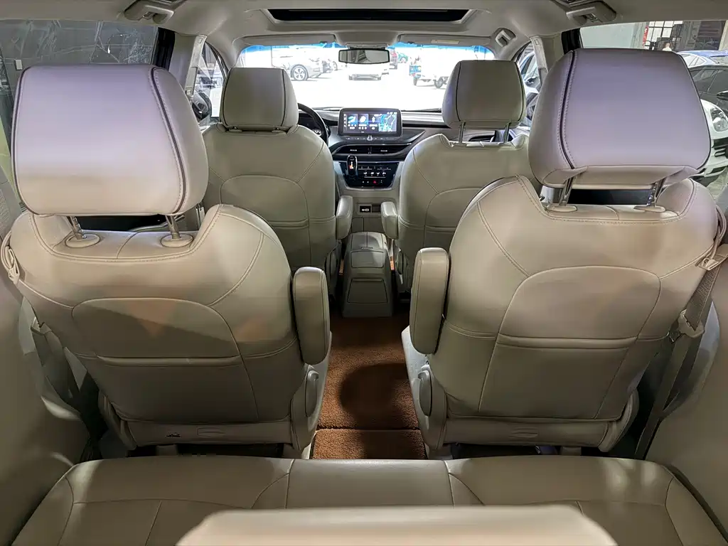Buick GL8 — миниатюра 16