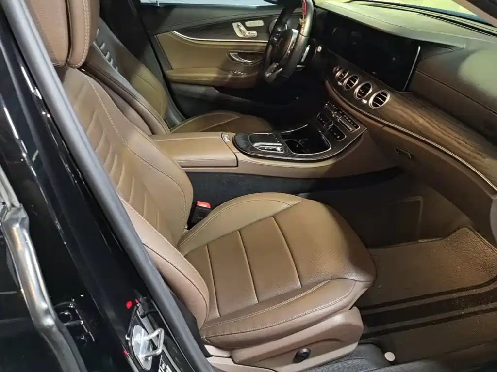 Mercedes-Benz E-Class — миниатюра 25