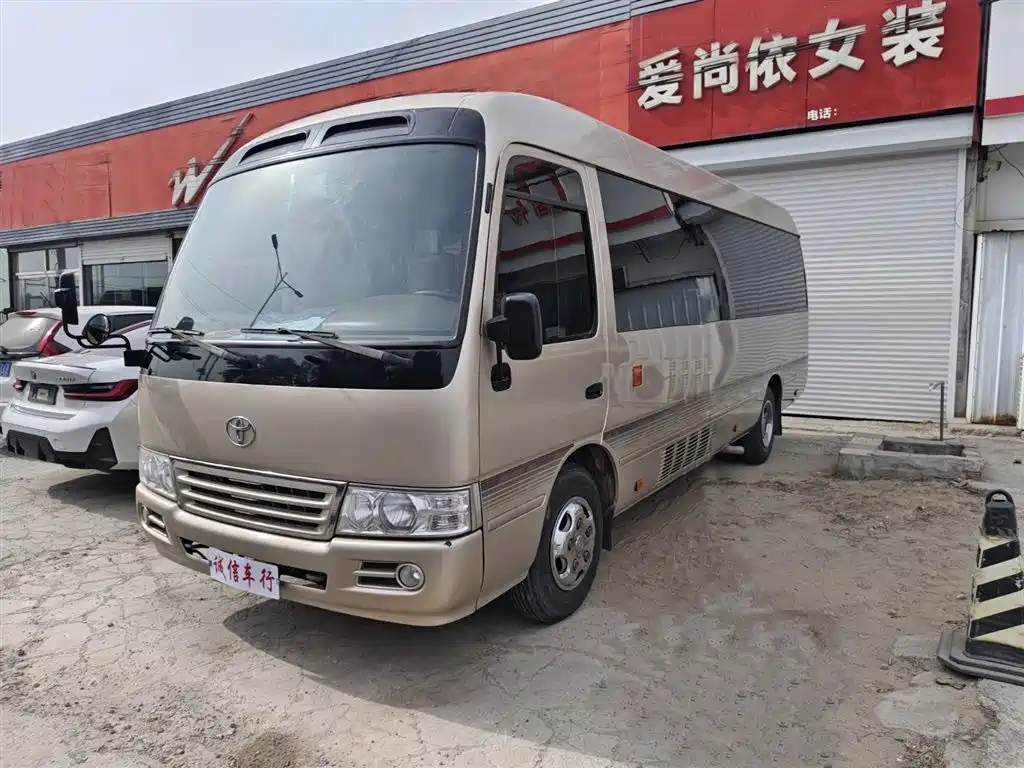 Toyota Coaster 2012