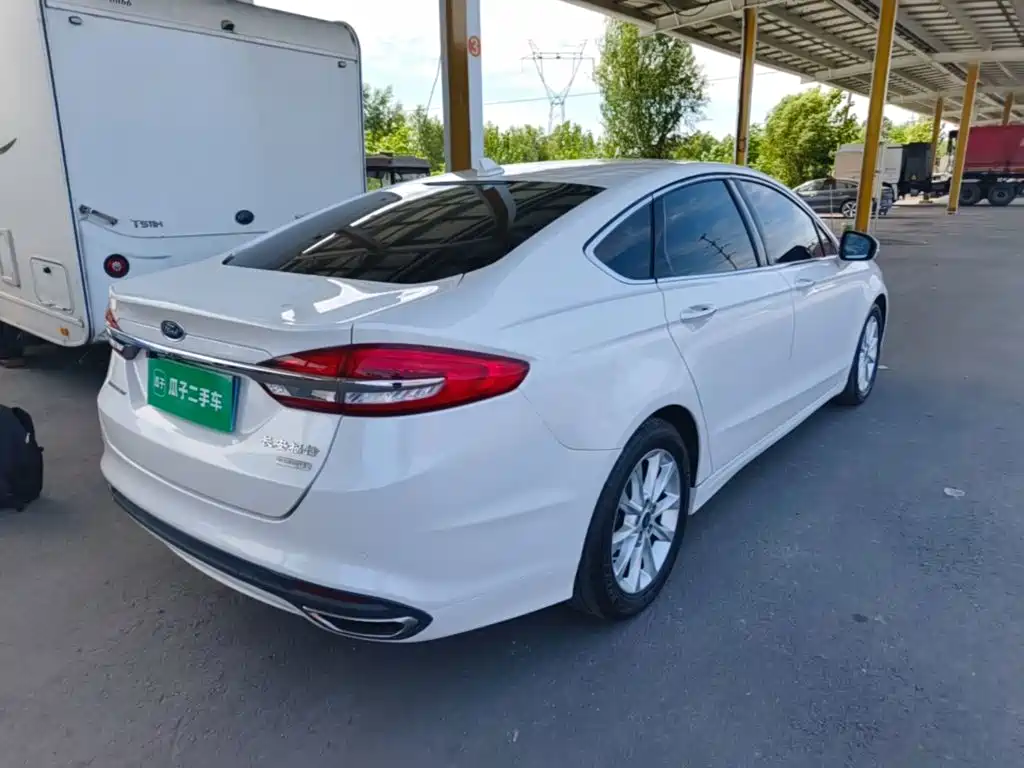 Ford Mondeo — миниатюра 7