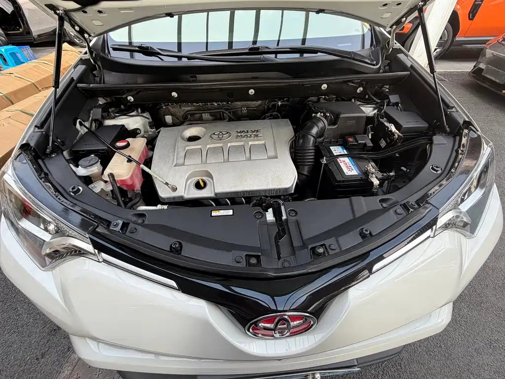 Toyota RAV4 — миниатюра 12