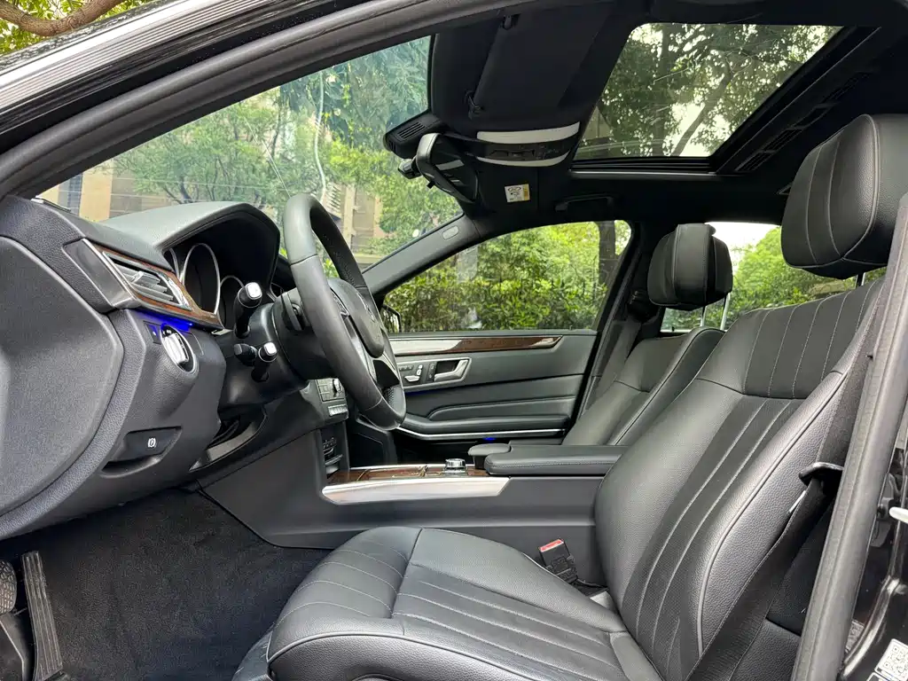 Mercedes-Benz E-Class — миниатюра 7