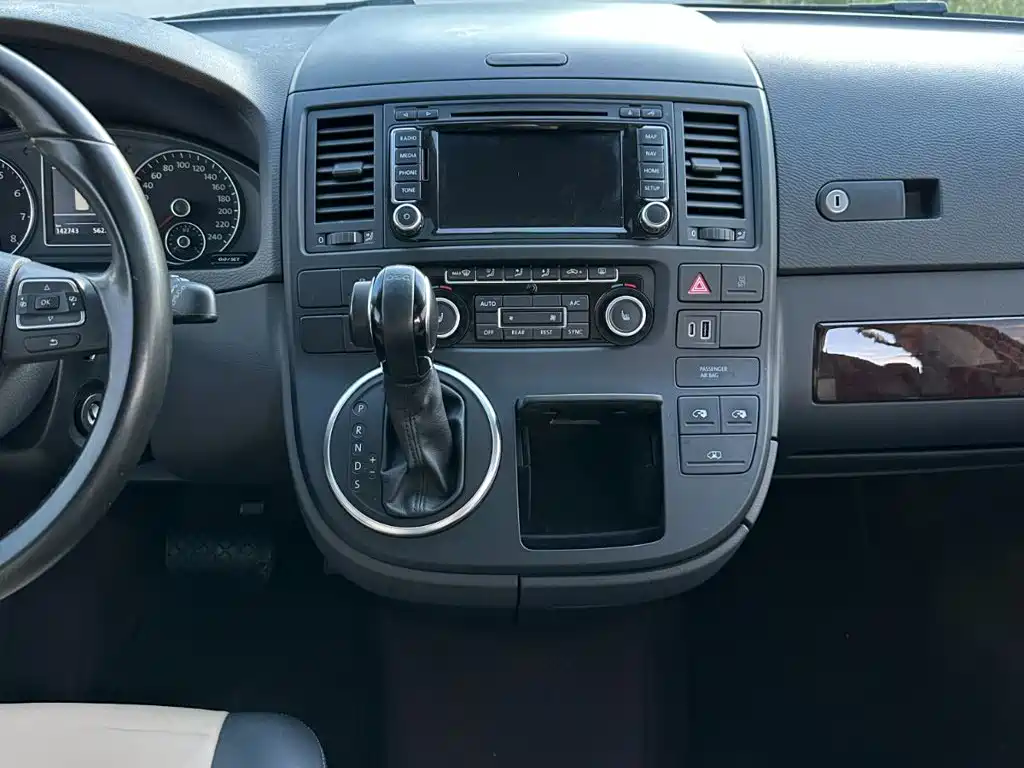 Volkswagen Multivan — миниатюра 21