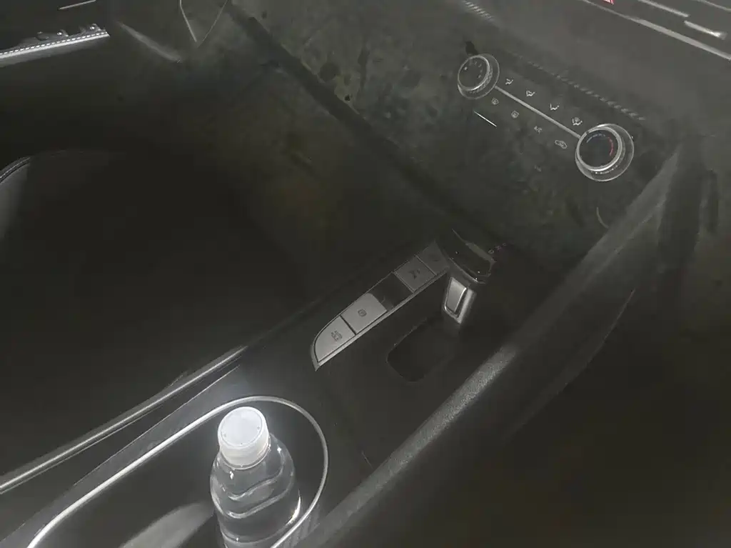Hyundai Elantra — миниатюра 10