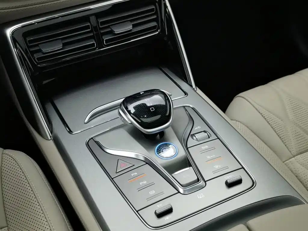 BYD Tang New Energy — миниатюра 13