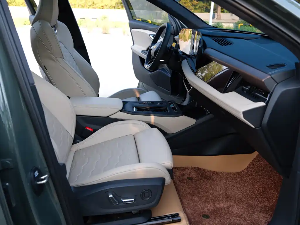 Audi Q6L e-tron — миниатюра 6