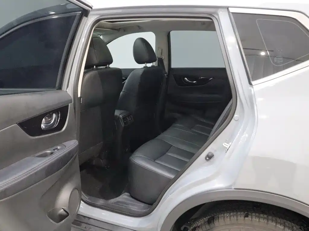 Nissan X-Trail — миниатюра 11