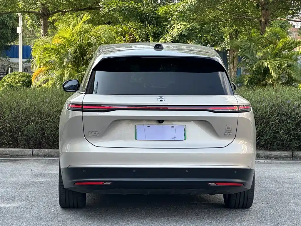 NIO ES8 — миниатюра 5
