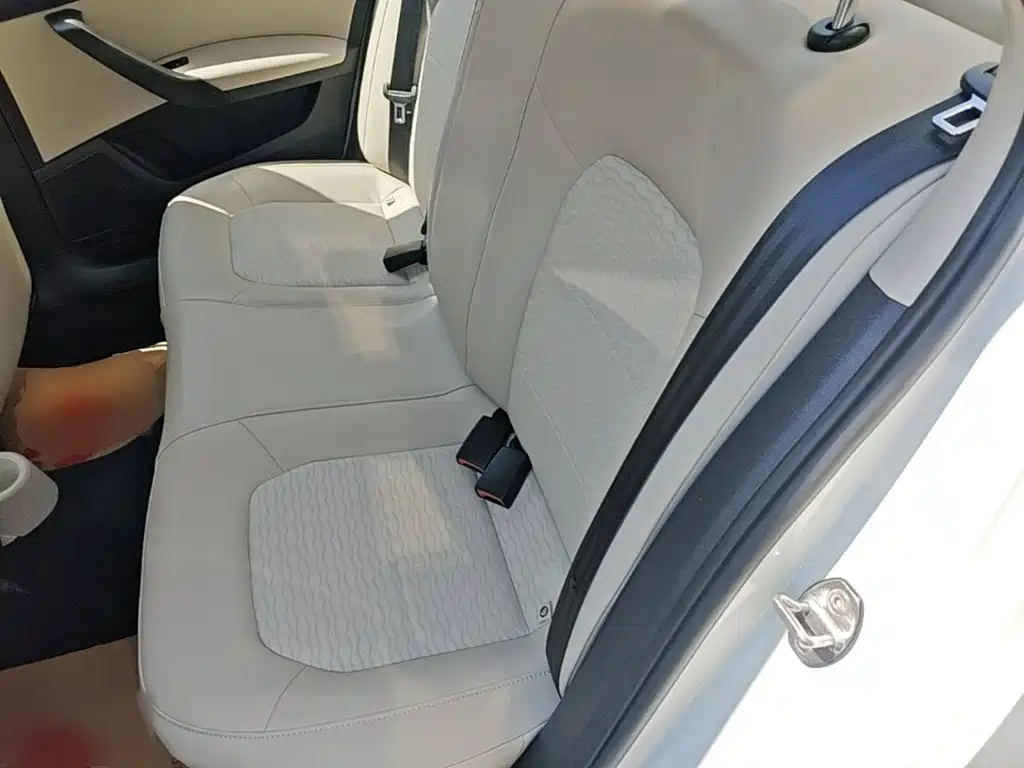 Skoda Rapid — миниатюра 17