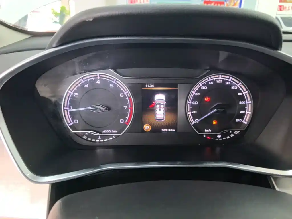 Geely Binyue — миниатюра 12
