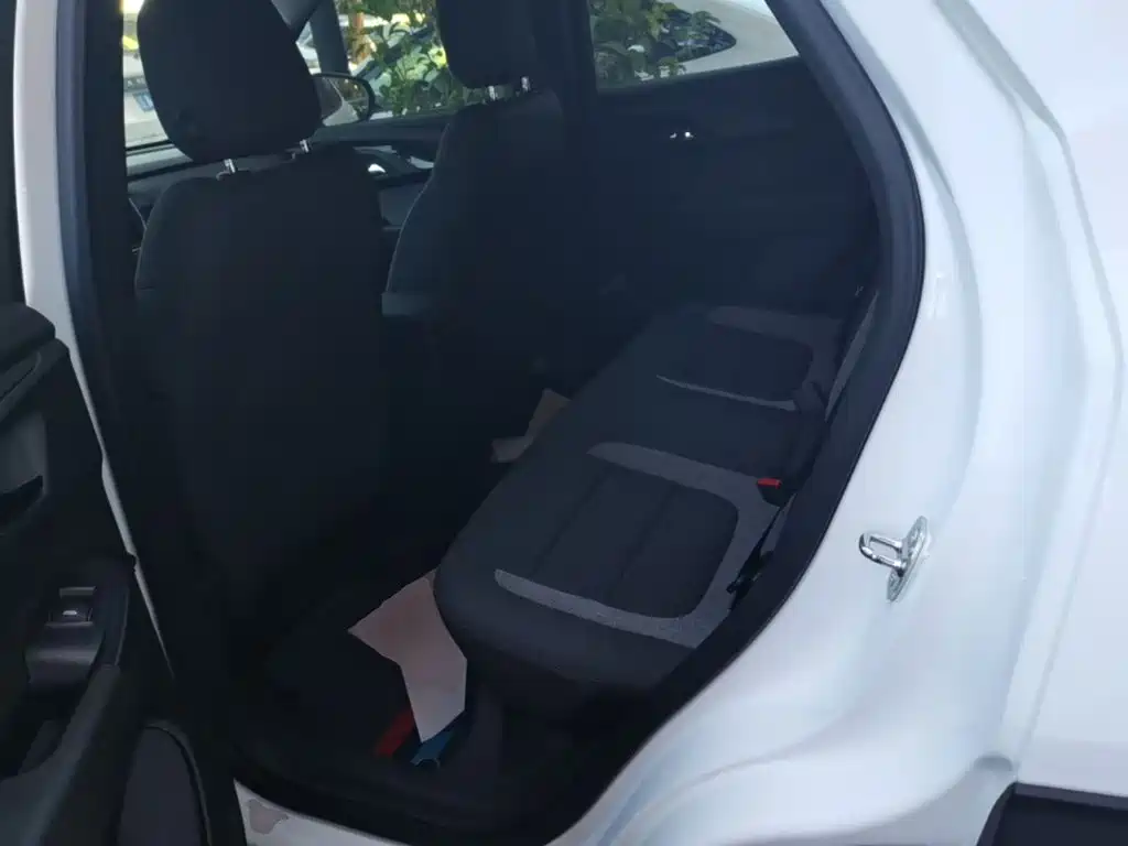 Chevrolet Tracker — миниатюра 17