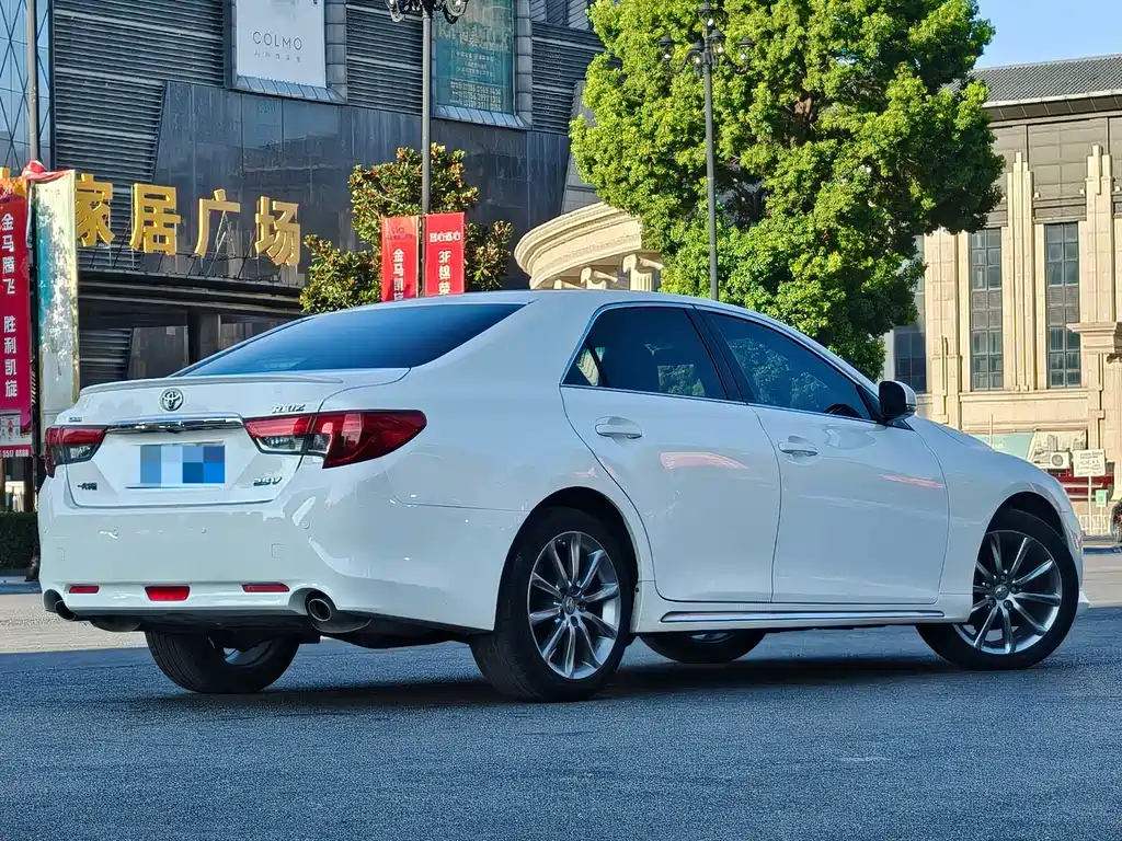 Toyota Reiz — миниатюра 6