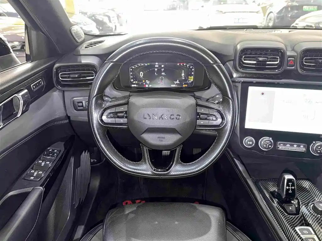 Lynk & Co 03 — миниатюра 12