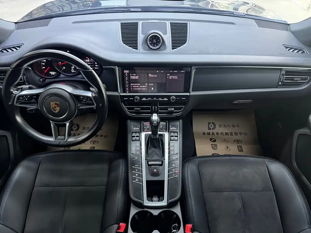 Porsche Macan — миниатюра 8