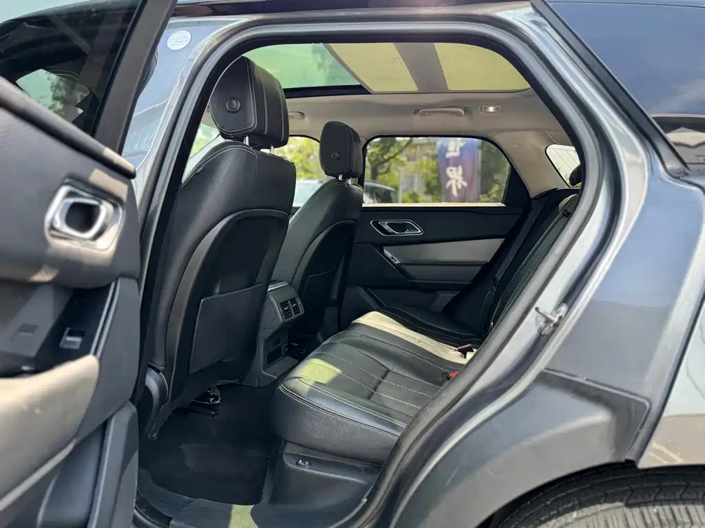 Land Rover Velar — миниатюра 8