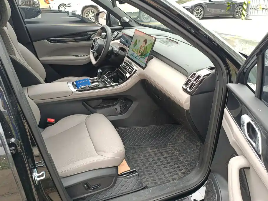 Geely Boyue L L 2025 1.5TD DCT
