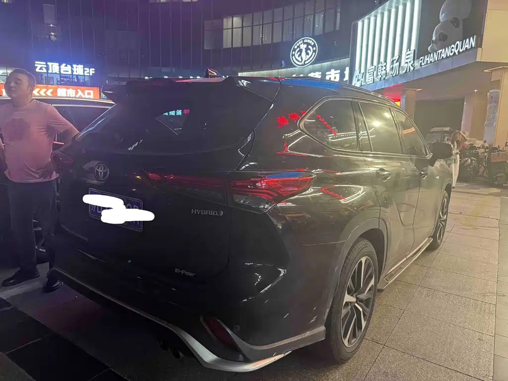 Toyota Crown Kluger — миниатюра 2