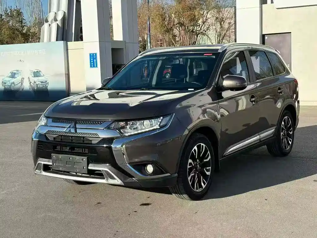MITSUBISHI OUTLANDER