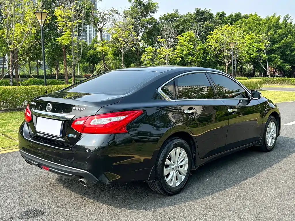 Nissan Teana — миниатюра 9