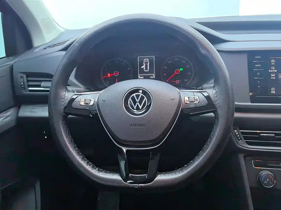 VOLKSWAGEN TUYUE