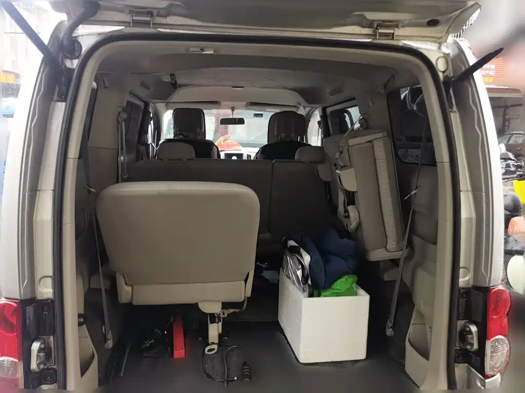Nissan NV200 — миниатюра 15