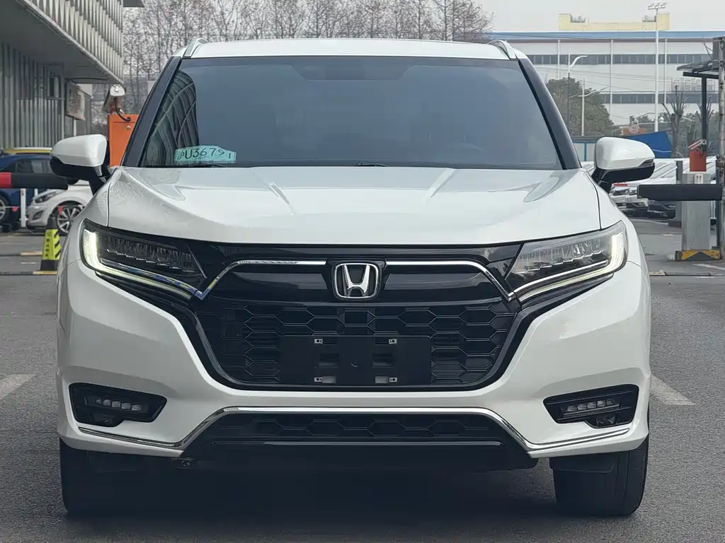 HONDA UR V