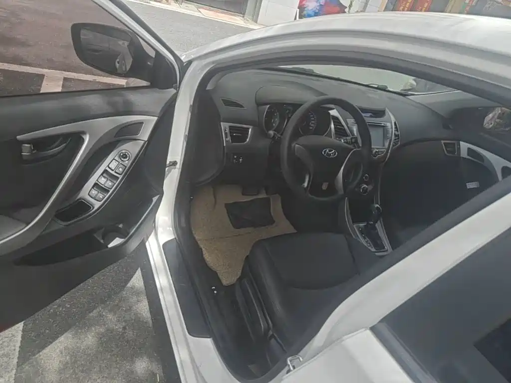 Hyundai Elantra Langdong — миниатюра 16