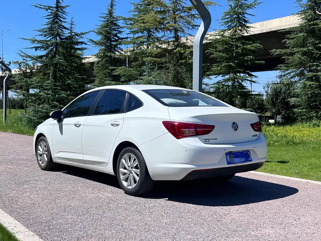 Buick Verano — миниатюра 9