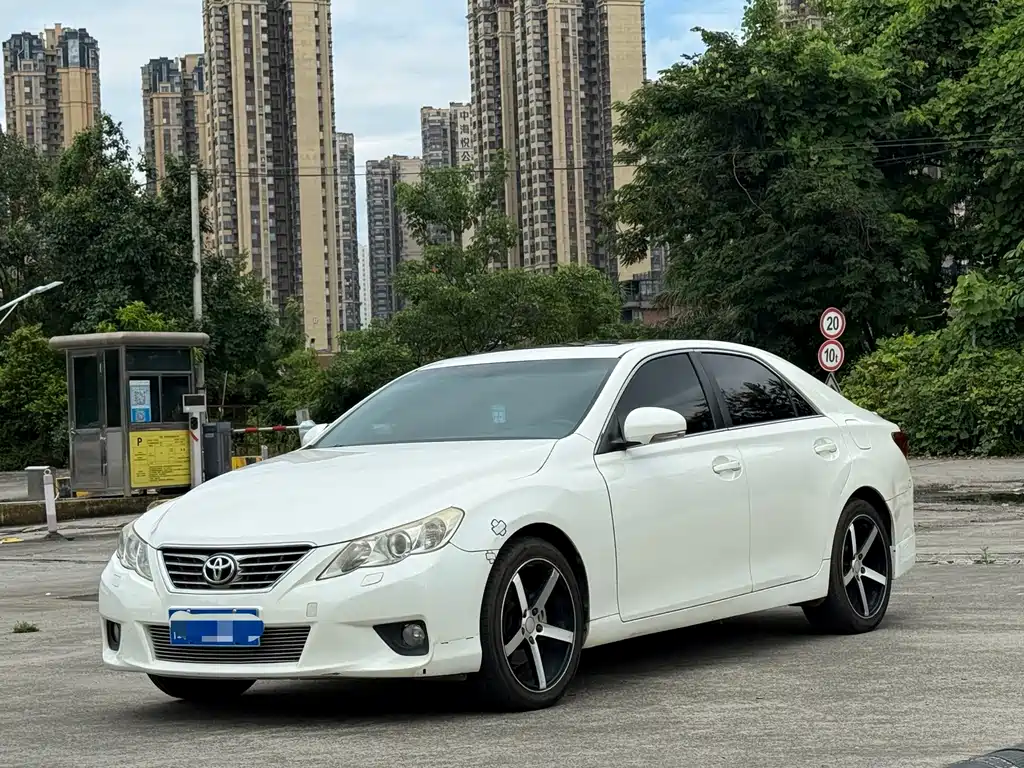 Toyota Reiz