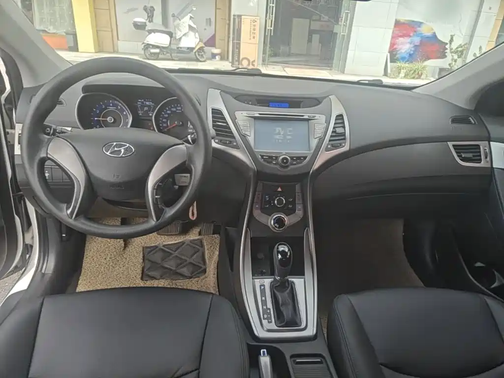 Hyundai Elantra Langdong — миниатюра 10