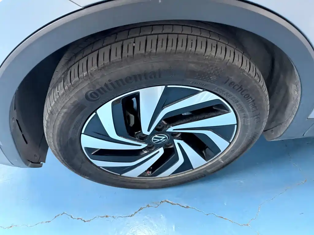 Volkswagen Tiguan L - фото 7