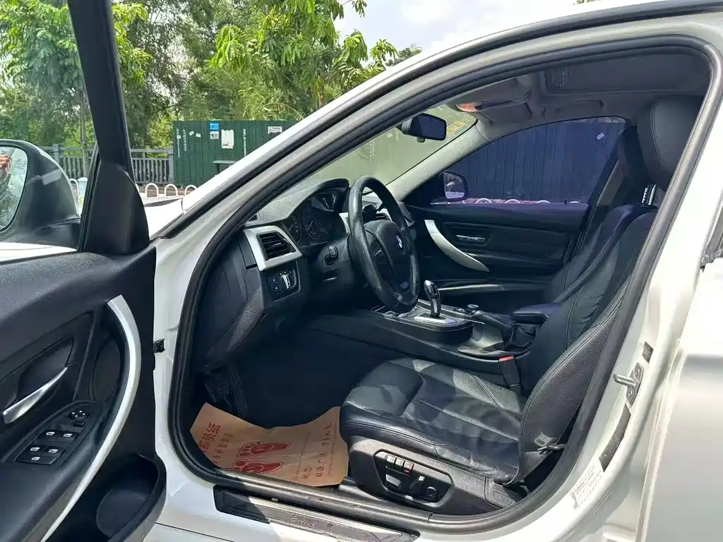 BMW 3 Series — миниатюра 4