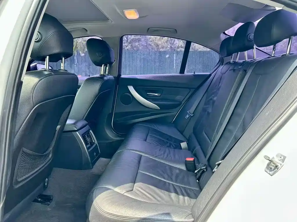 BMW 3 Series — миниатюра 6