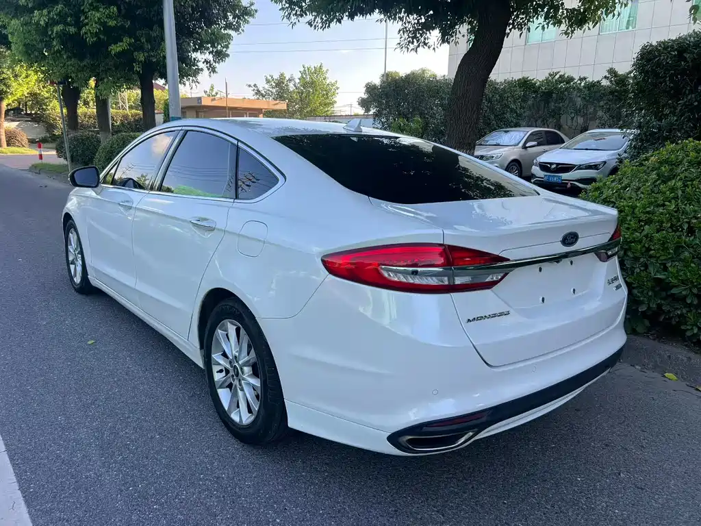 Ford Mondeo — миниатюра 8