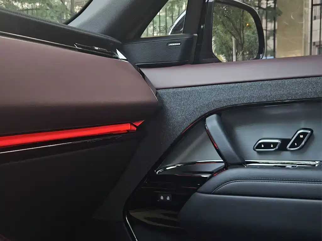Land Rover Sport — миниатюра 17