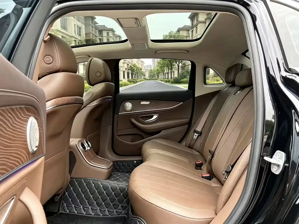 Mercedes-Benz E-Class — миниатюра 5