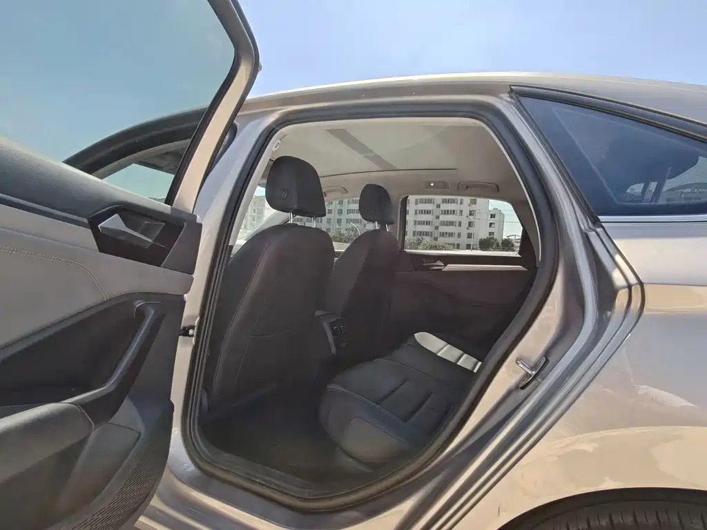 Volkswagen Sagitar — миниатюра 5