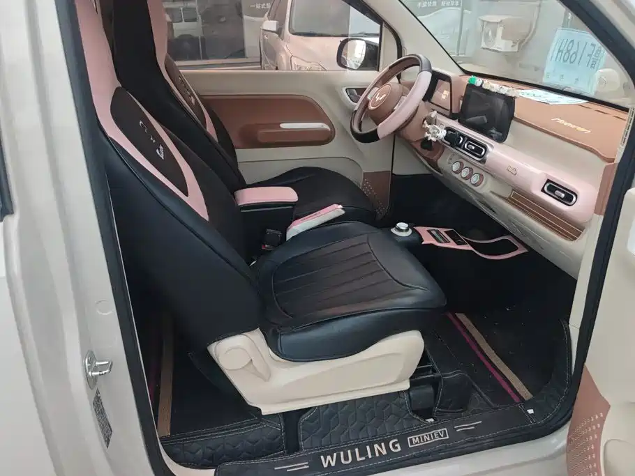 Wuling MINIEV — миниатюра 8