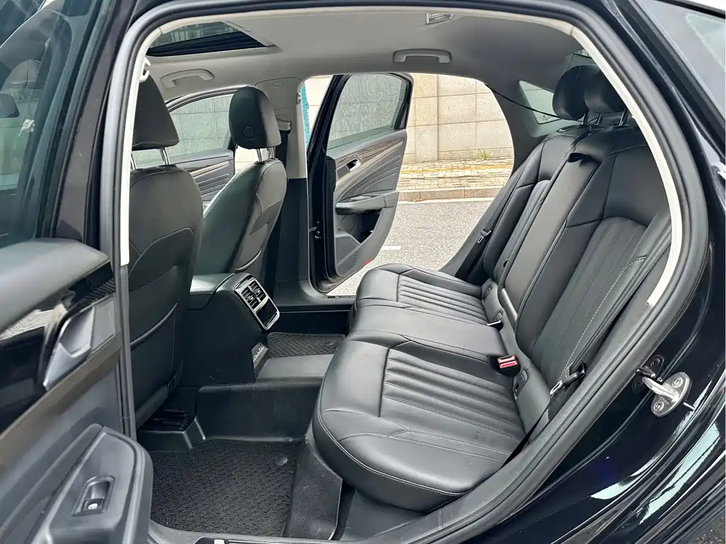 Volkswagen Passat — миниатюра 9